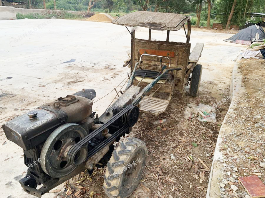 合浦县一台经典的手扶拖拉机被拍卖,被人以1840元捡了大便宜