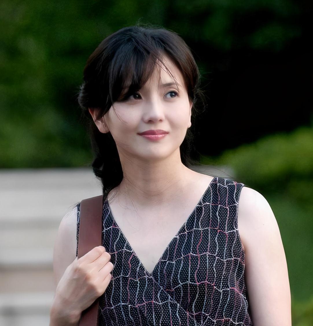 她是优秀演员,为丈夫守寡11年,如今54岁美过20岁女儿_陶慧敏_生活